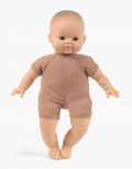 minikane-collection-accessoires-et-dressing-poupees-babies-28cm-matteo-petit-garcon-asie-debout