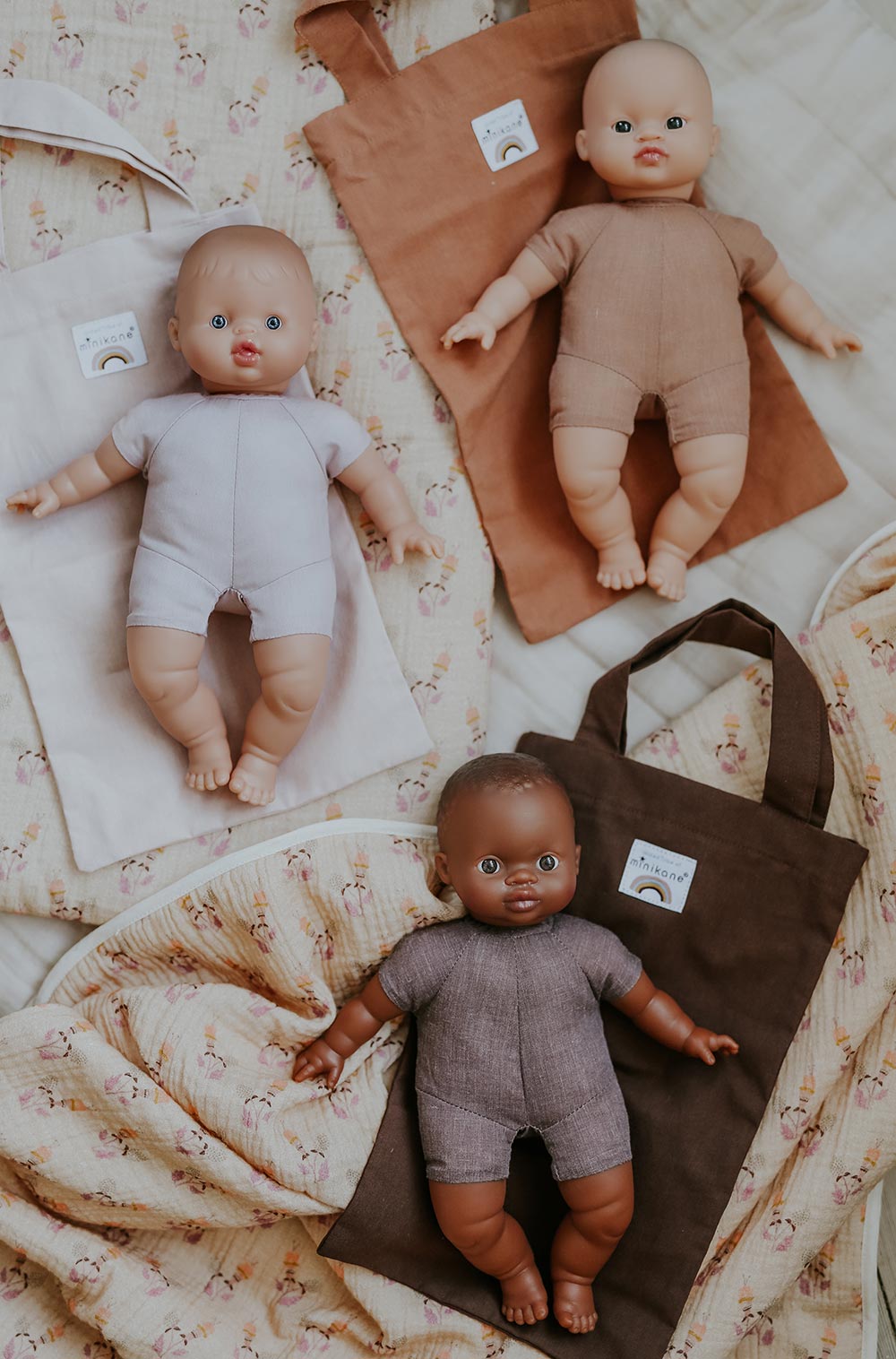 Babies: petite poupée Oscar - Miniatures Factory